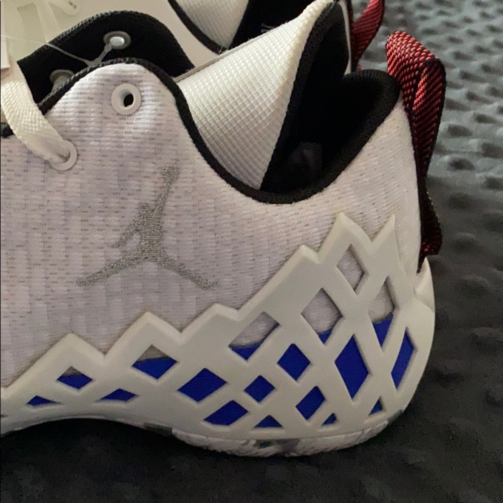 Jordan sneakers - Picture 4 of 16